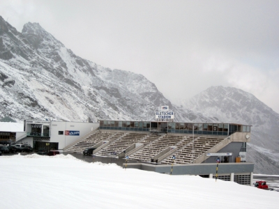 Coppa del Mondo sci alpino: bufera di vento e neve sul Rettenbach. Cancellato lo slalom gigante maschile di Soelden.