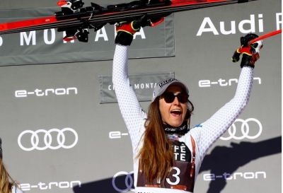 Sofia Goggia non si ferma più! Dopo la doppietta in discesa libera, a Lake Louise la sciatrice delle Fiamme Gialle trionfa anche in Super-G!